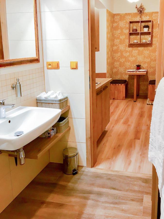 Golden Wood Apartments Plzeň Esterno foto